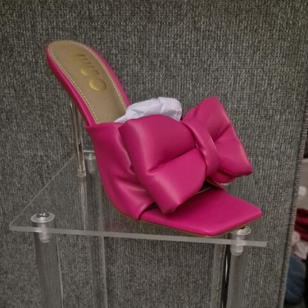 Chic Pink Bow Heels